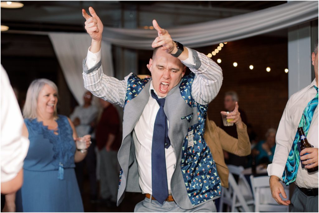 Wedding reception at Longworth Hall in Cincinnati, OH